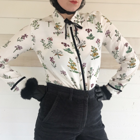 Botanical button up blouse with velvet trim - Picture 2 of 8